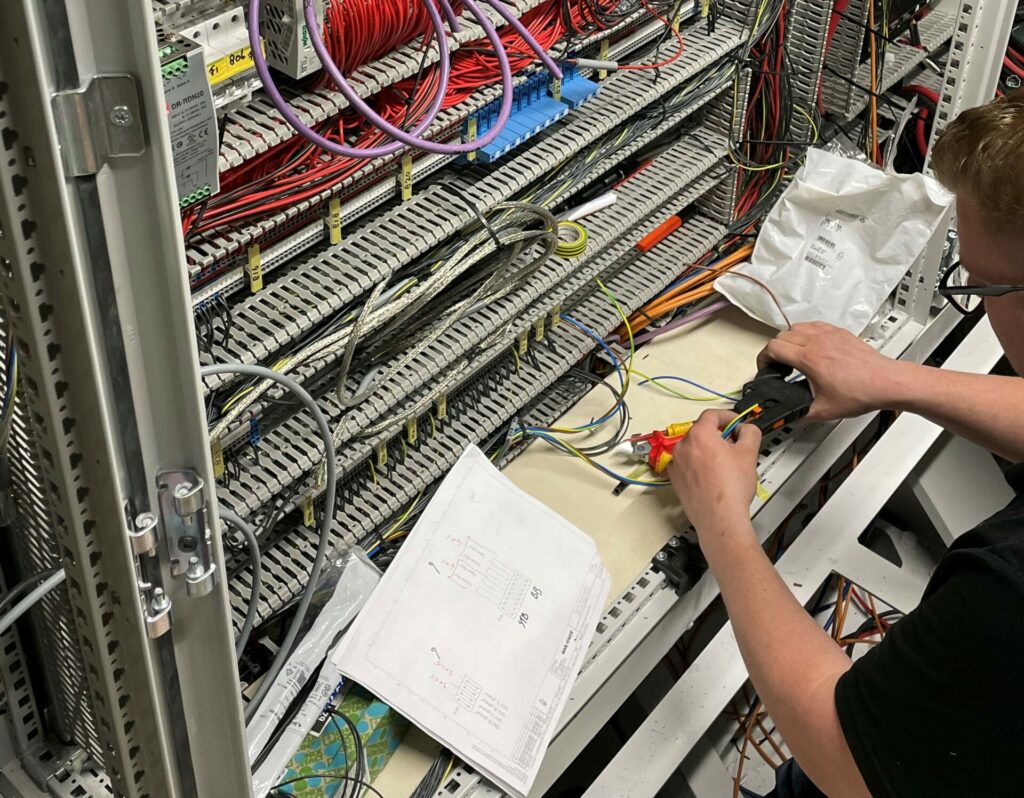 Technisch Inkoper De verborgen risico's bij paneelbouw: wat engineers en technische ...